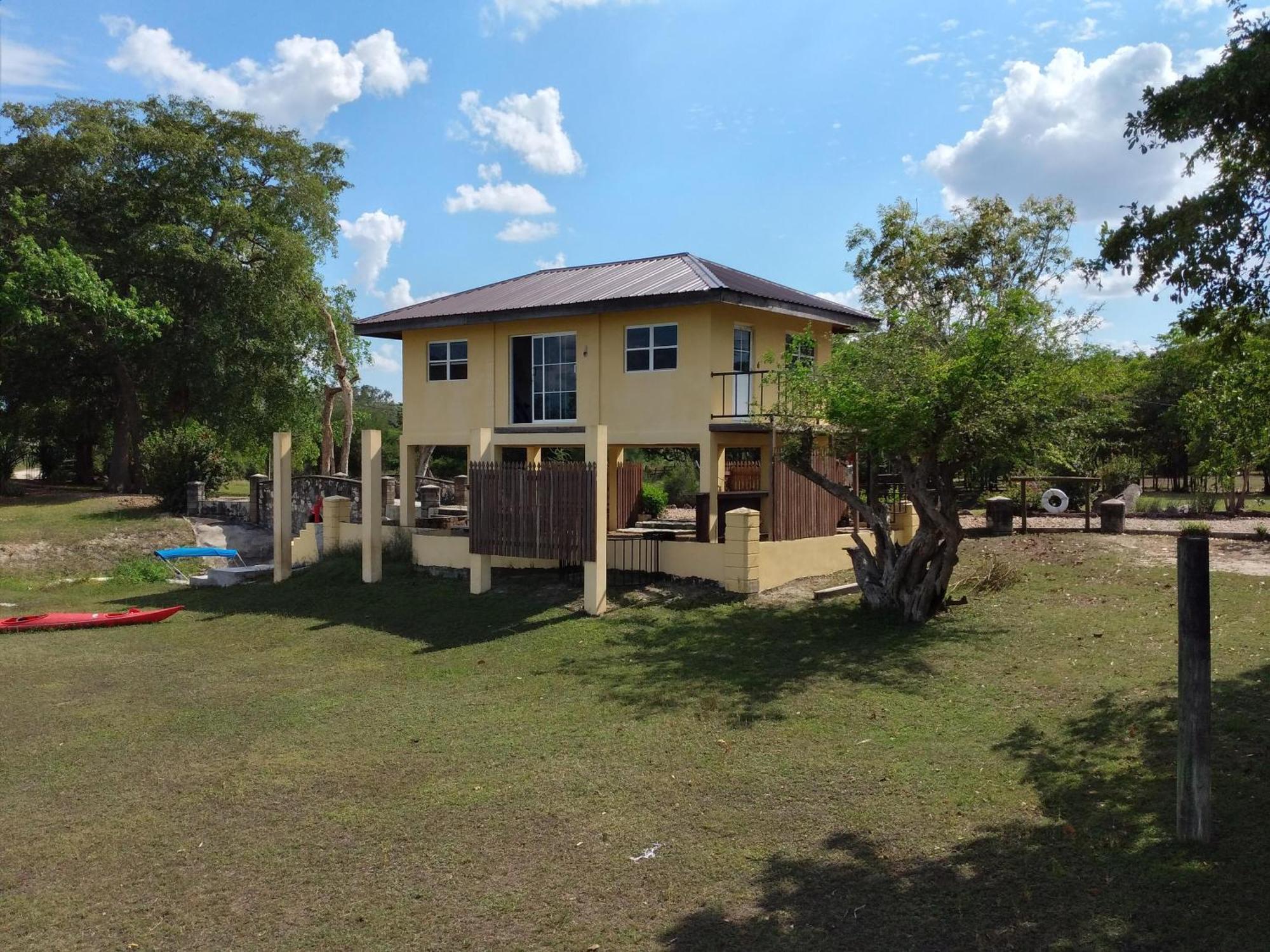 Crooкed Tree Lodge Belize Crooked Tree Eksteriør billede